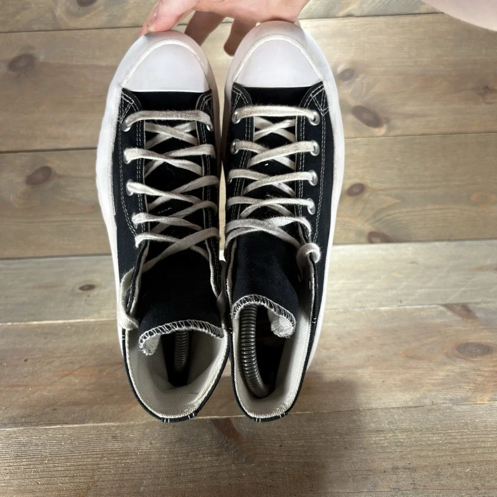 Converse Chuck Taylor Lugged Womens size 8 shoes Black White Platform sneakers